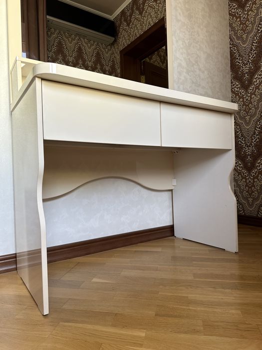 Туалетный столик