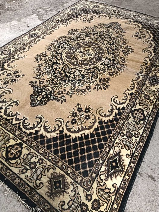 Ковер 3 на 2, со стены, красивый яркий.