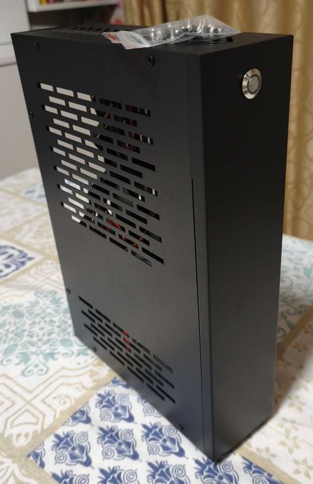 Компютърна кутия за Mini-ITX - със захранване