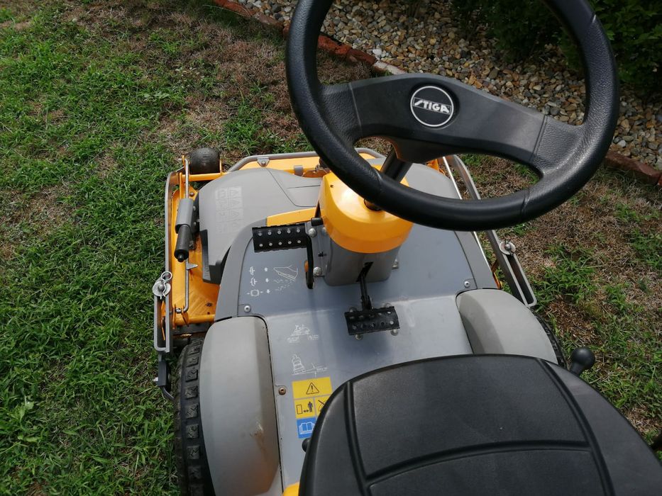 Mașină de tuns iarbă