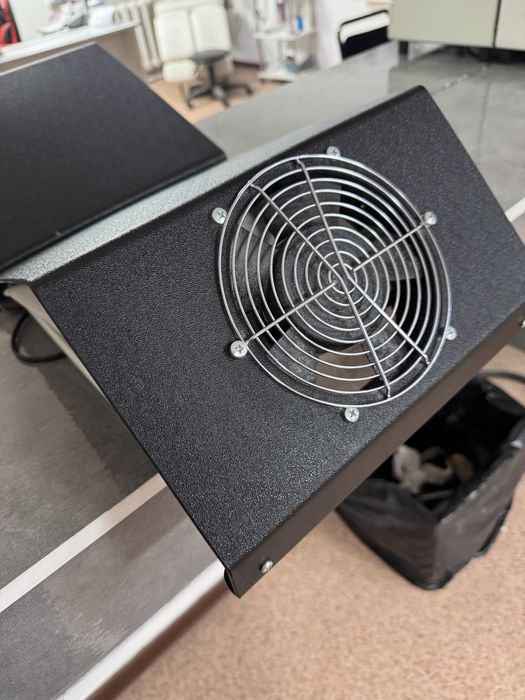 Вытежка для маникюра