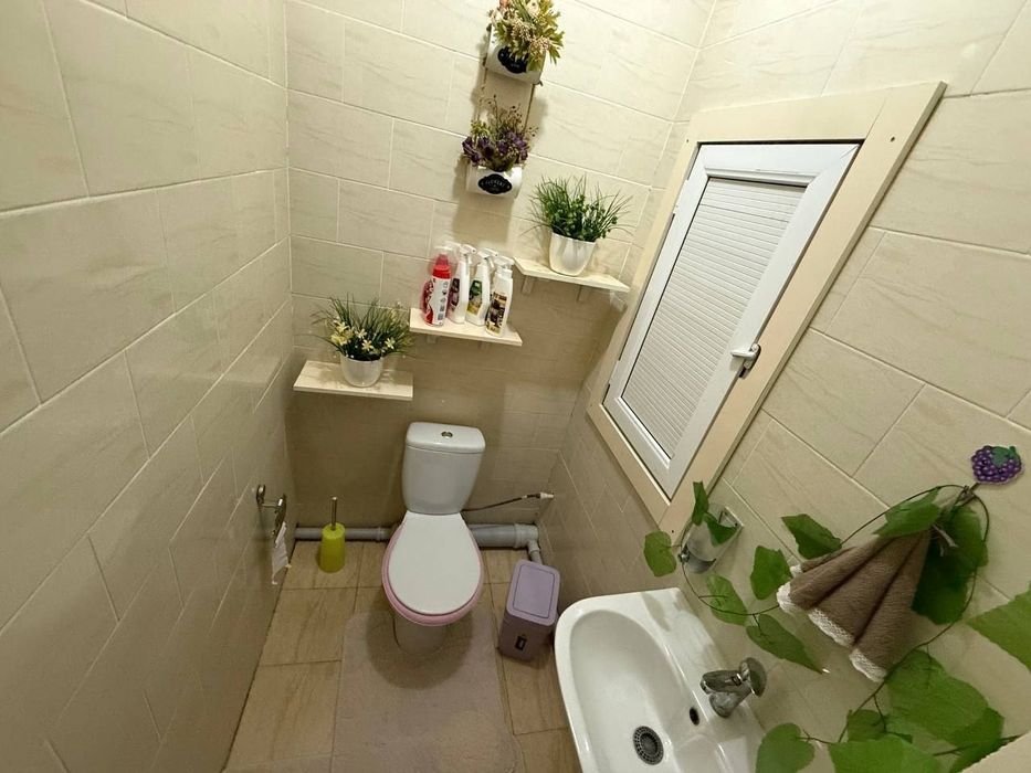 Санат саройи олдида Янги курилган Дом 3х квартира