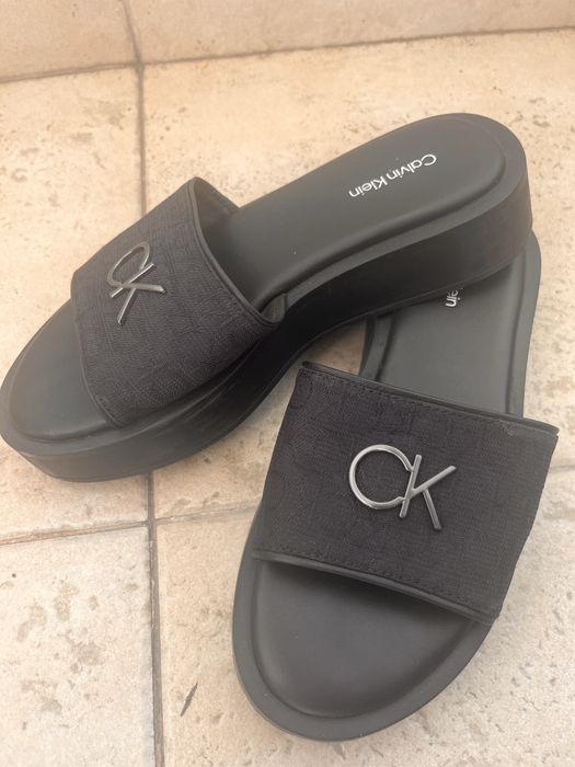Чехли Calvin Klein