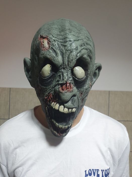 Vand-Măștii pentru Anul Nou!!!