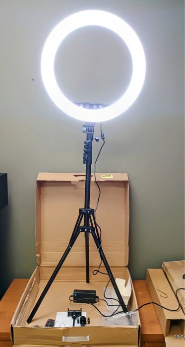 LED лампа 18 инчова със статив със сензор и дистанционно управеление