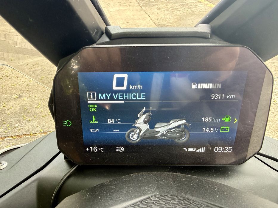 Scuter - BMW C400X - Sport - 2024 - TVA deductibil - Garantie BMW - Posibilitate preluare leasing (3500 Euro cu 146 Euro rata))