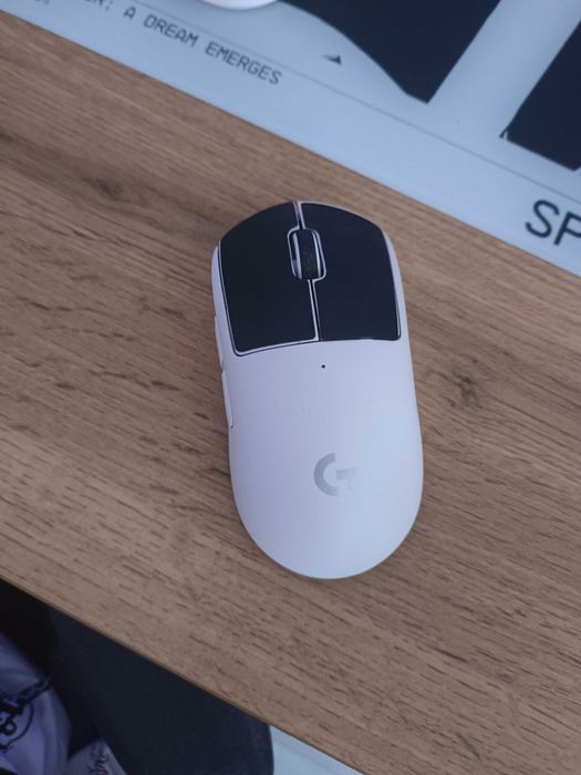 Продаю Logitech Superlight