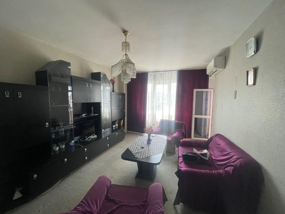 Двустаен апартамент Площад Македония