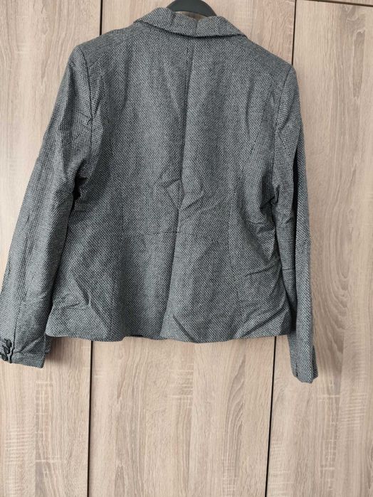 Зимен женски костюм