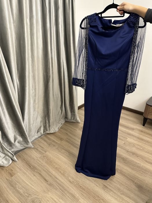 Платье вечернее нарядное