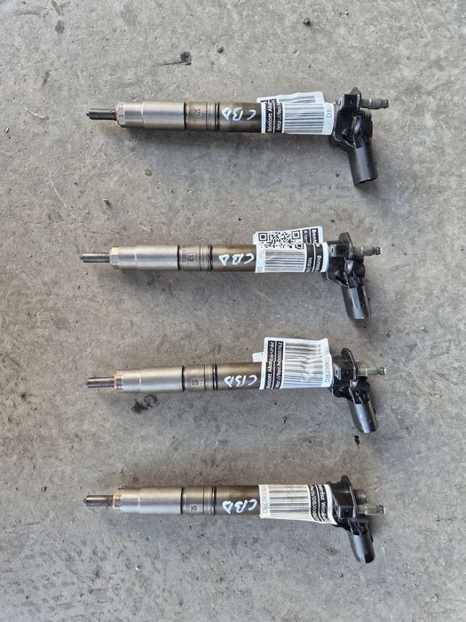 Injectoare vw passat b6 2.0 tdi cod injector 0445116030 sau 03L130277 cod motor CBD an 2009 euro 5 cu doar 263814 km