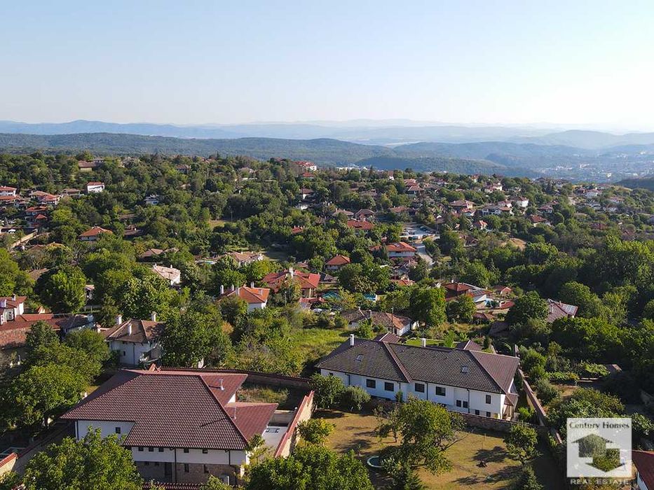 116275 Два съседни парцела за продажба, в непосредствена близост до регулационните граници на село Арбанаси