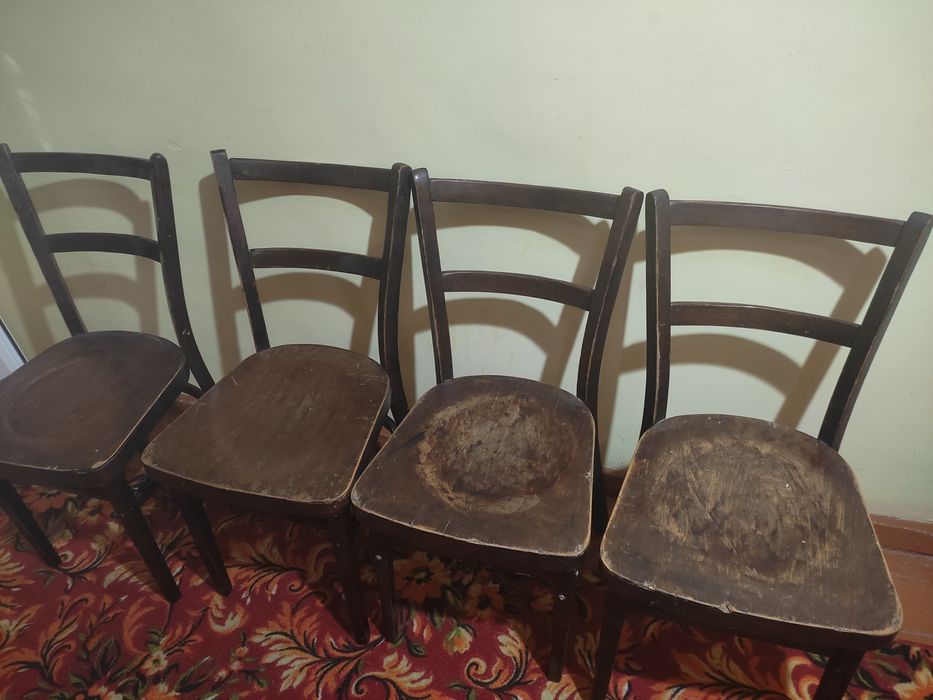 Полированный раздвижной стол со стульями!