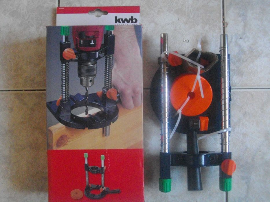 Нови:Мобилна Стойка За Бормашина KWB/К-т Метчици-Плашки М3-12-Parkside