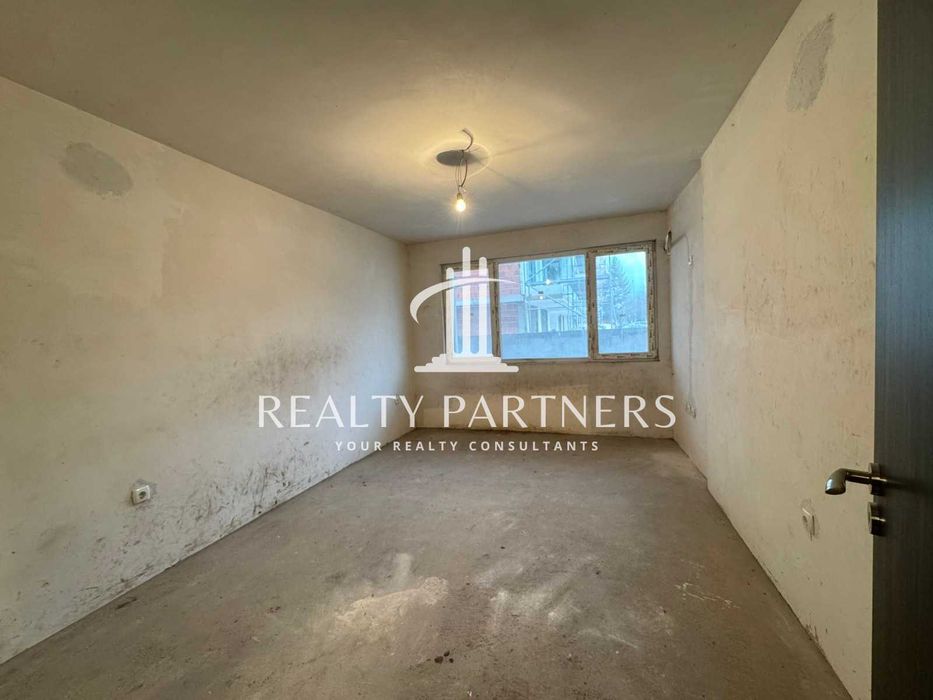 Продава се Тристаен апартамент в Перник, Изток - 100 кв.м за 714 €/кв.м - Снимка #2