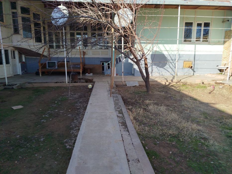 Продается большой дом в Кибрайском районе.