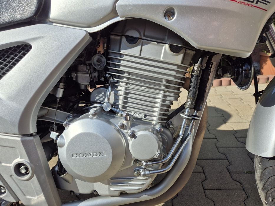 Honda CBF 250 – 2006 – stare excelentă