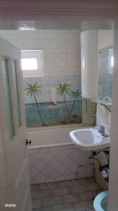 Apartament cu 3 camere, închiriere parter, 1300 RON
