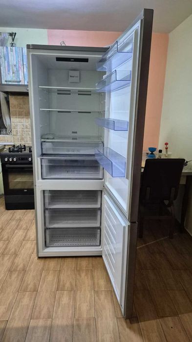 Combina Beko, moderna, gri
