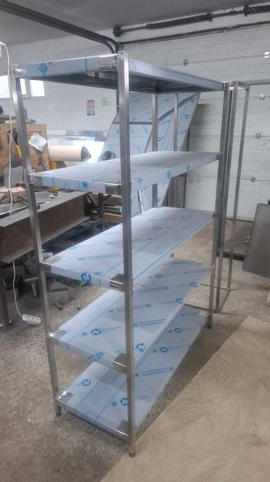 Carucioare , panacoate cu rafturi detasabile , din inox.