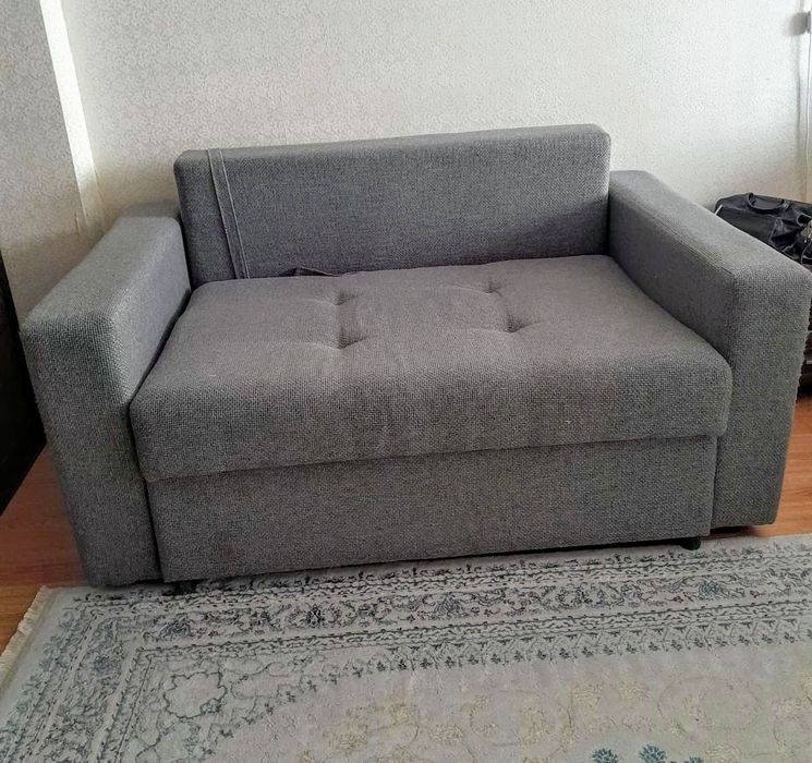 Срочно продам мини -диван в отличном состоянии !