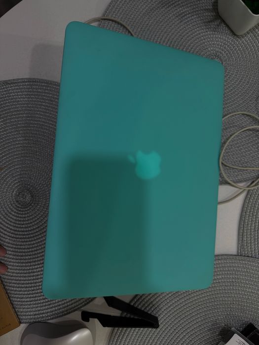 Macbook Air (13-inch, Early 2014)