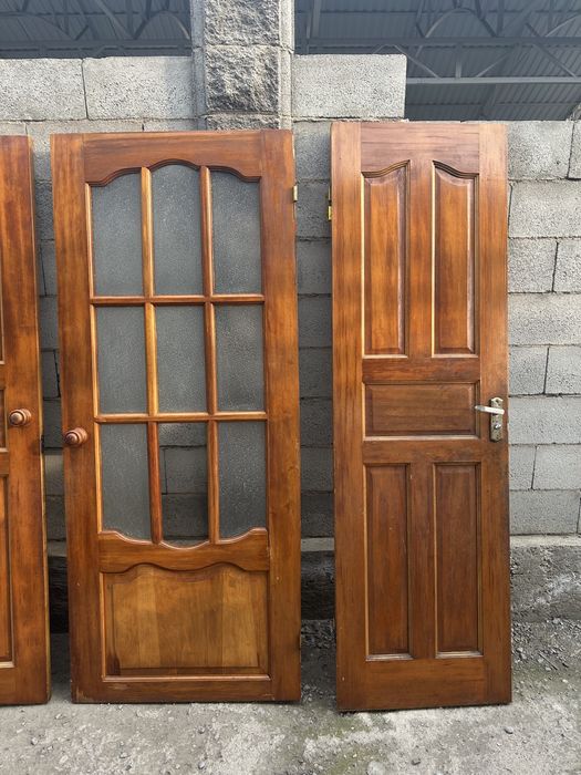 Продам дверь деревянный