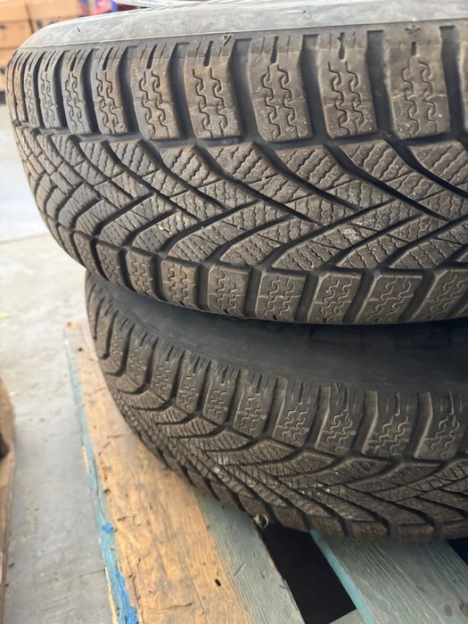 Зимни гуми Falken 195/65/15 с джанти и тасове VW