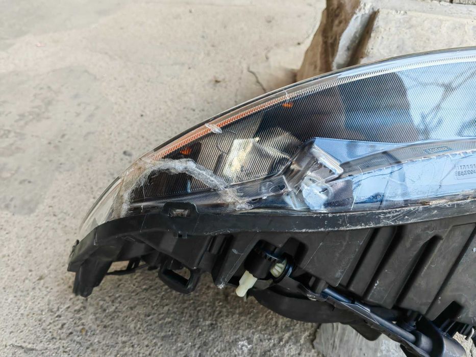 Фар Volvo XC60 Xenon десен / Фар Волво ХЦ60 Ксенонов Оригинален