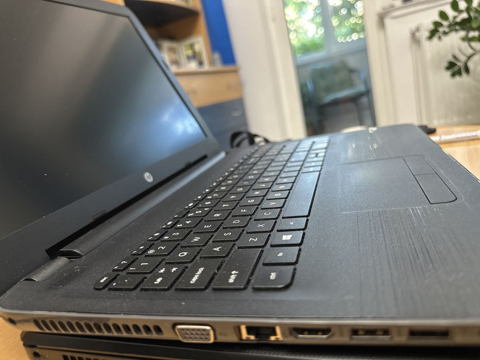 Laptop HP 250 Windows 11 SSD