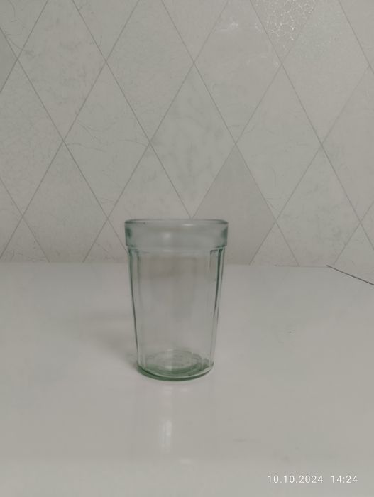 Продам  гранёные стаканы