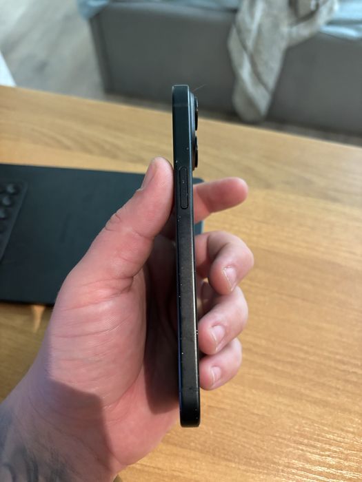 Продам iphone 15 128