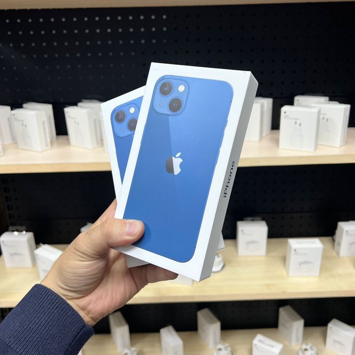 Айфон 13 запечатанный в магазине Icom