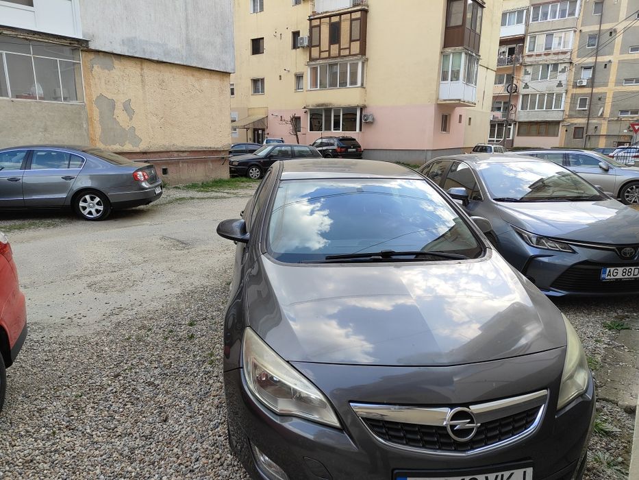 Opel Astra J Benzina