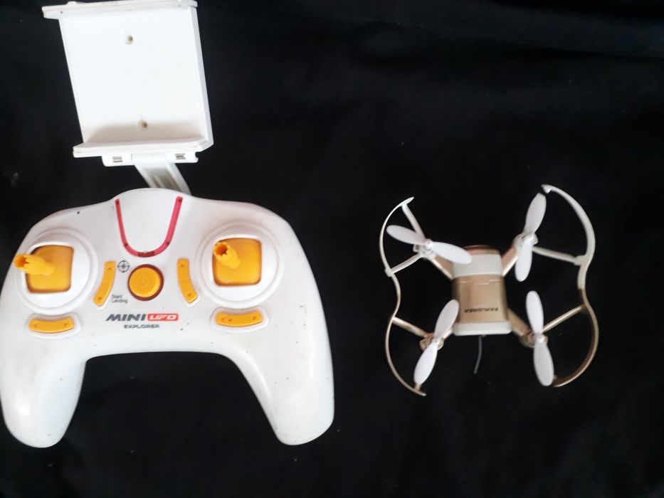 Mini drona cu telecomanda