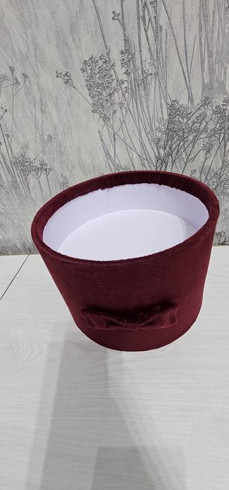 Подарочная коробка