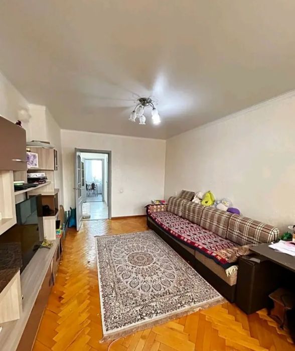 Продаётся 2х ком кв Жениса 29