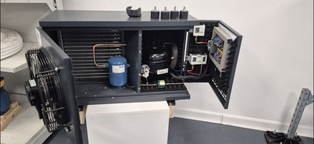 Agregat carcasat silentios refrigerare congelare echipat presostat dual presosta inalte filtru vizor rezervor contactor sigurante instalatie electrica