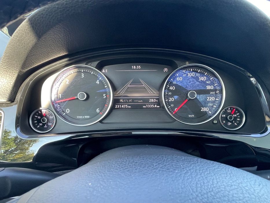 Volkswagen Touareg Vw Touareg Rline 2012 3.0 TDI 245 cp