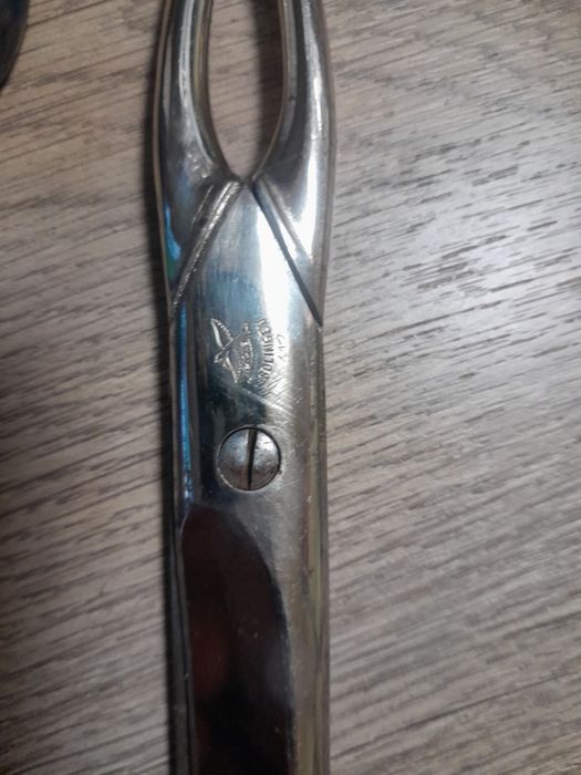 Шивашки ножици продавам