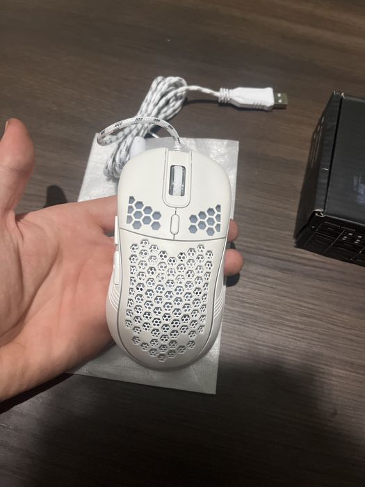 Mouse gaming nou RGB