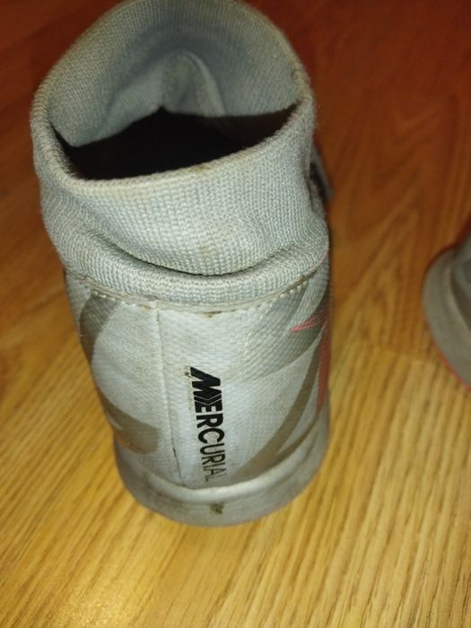 Оригинални Футболни обувки Nike 42номер