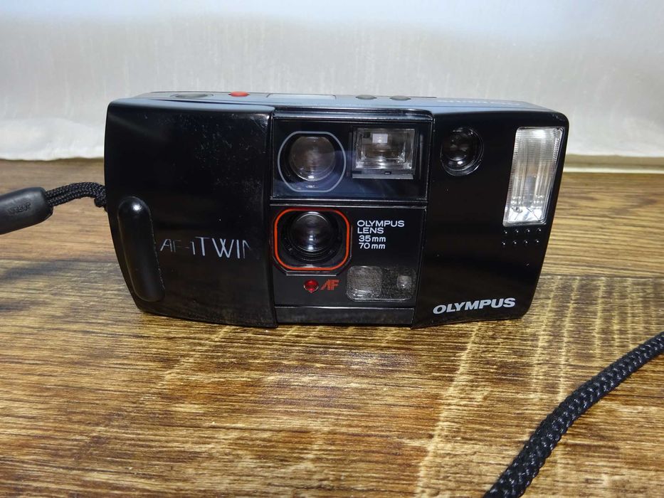 Aparat foto pe fim 35mm Olympus Af1-twin