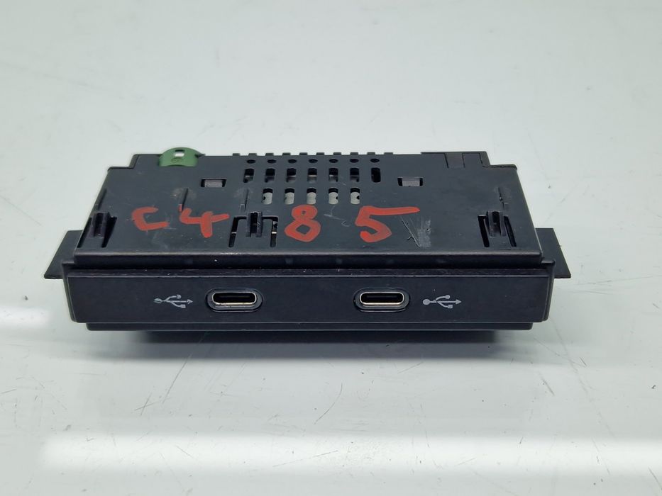 Conector auxiliar USB Volkswagen Touran (5T1) R-line [Fabr 2015-preze
