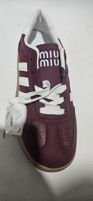 Новые кроссовки. Есть разные размеры.