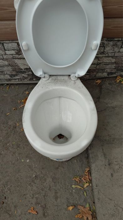 Унитаз продам бу
