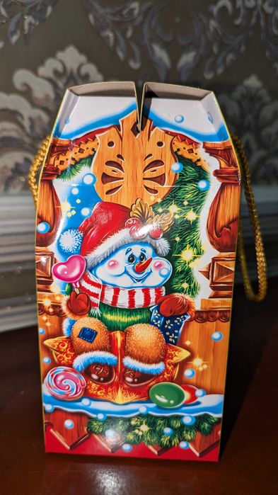 Новогодние подарочные коробки