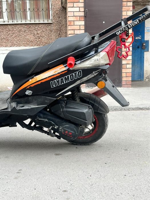 Продам скутер м8 про