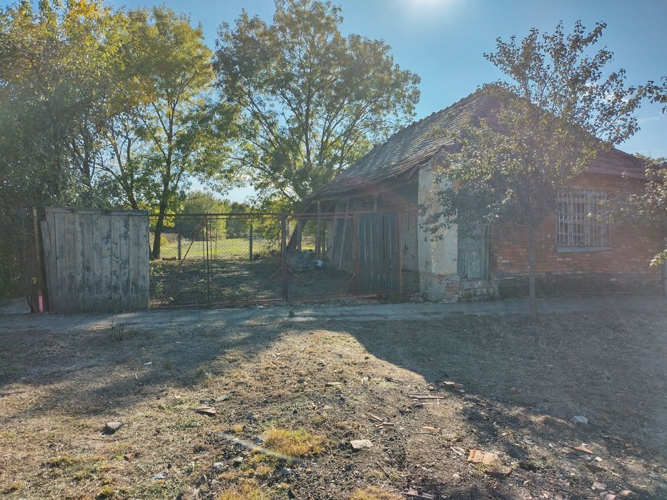 BUNA INVESTITIE !Casa la 30km 30 min de Timișoara sat linistit