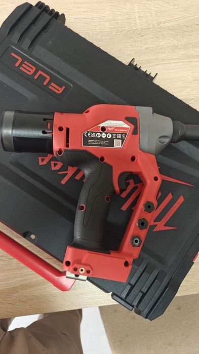 Pistol pop nituri m18 milwaukee